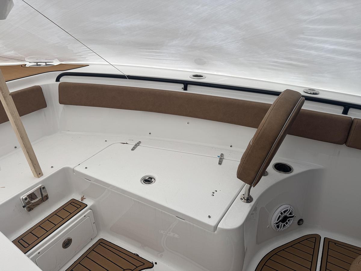 Used 2025 Sea Hunt Ultra 265SE