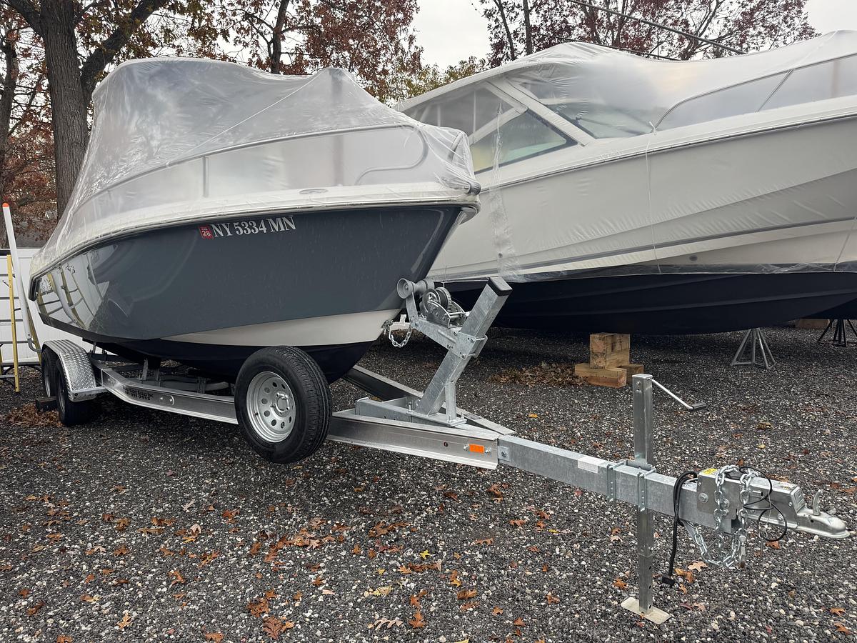 Used 2017 Everglades 230 Center Console