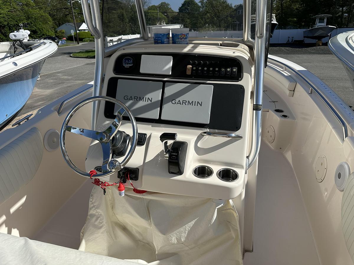 Used 2015 Grady-White 257 Advance CC