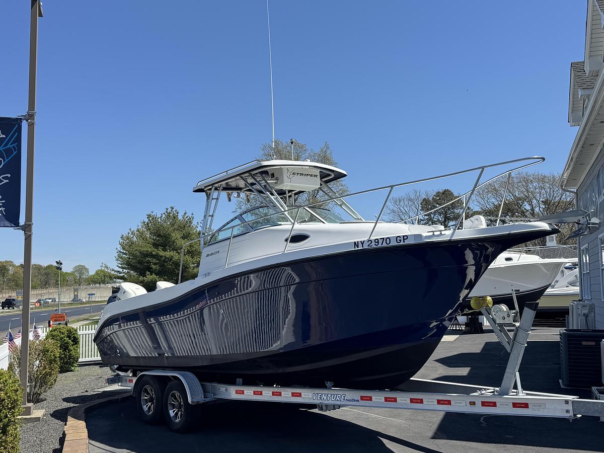 Used 2004 Seaswirl Striper 2601