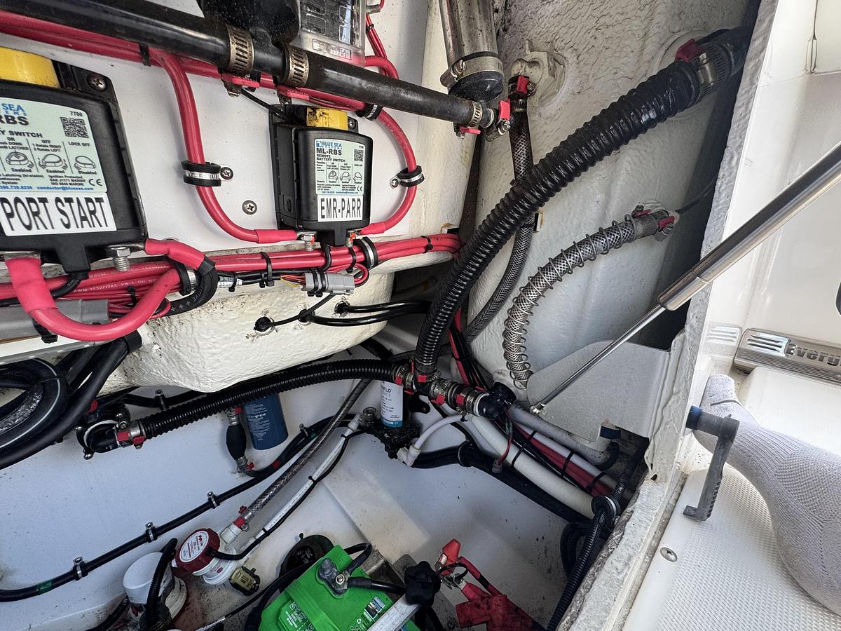 Used 2019 Everglades 295 Center Console