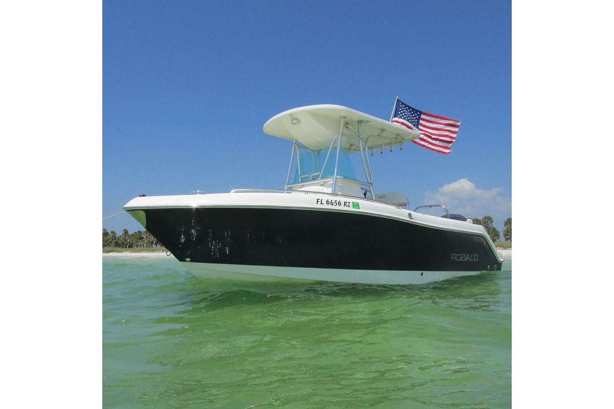 Used 2007 Robalo R220 Center Console