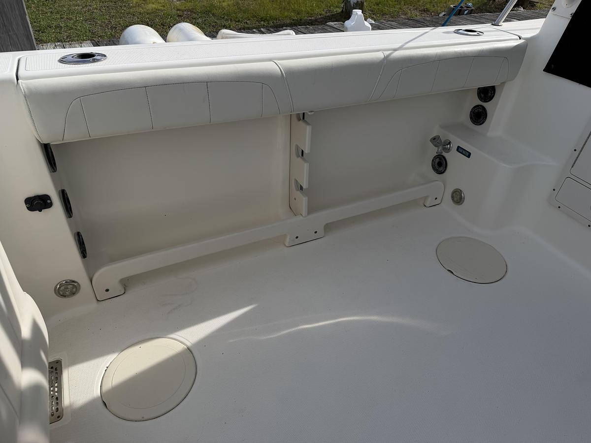 Used 2016 World Cat 320EC