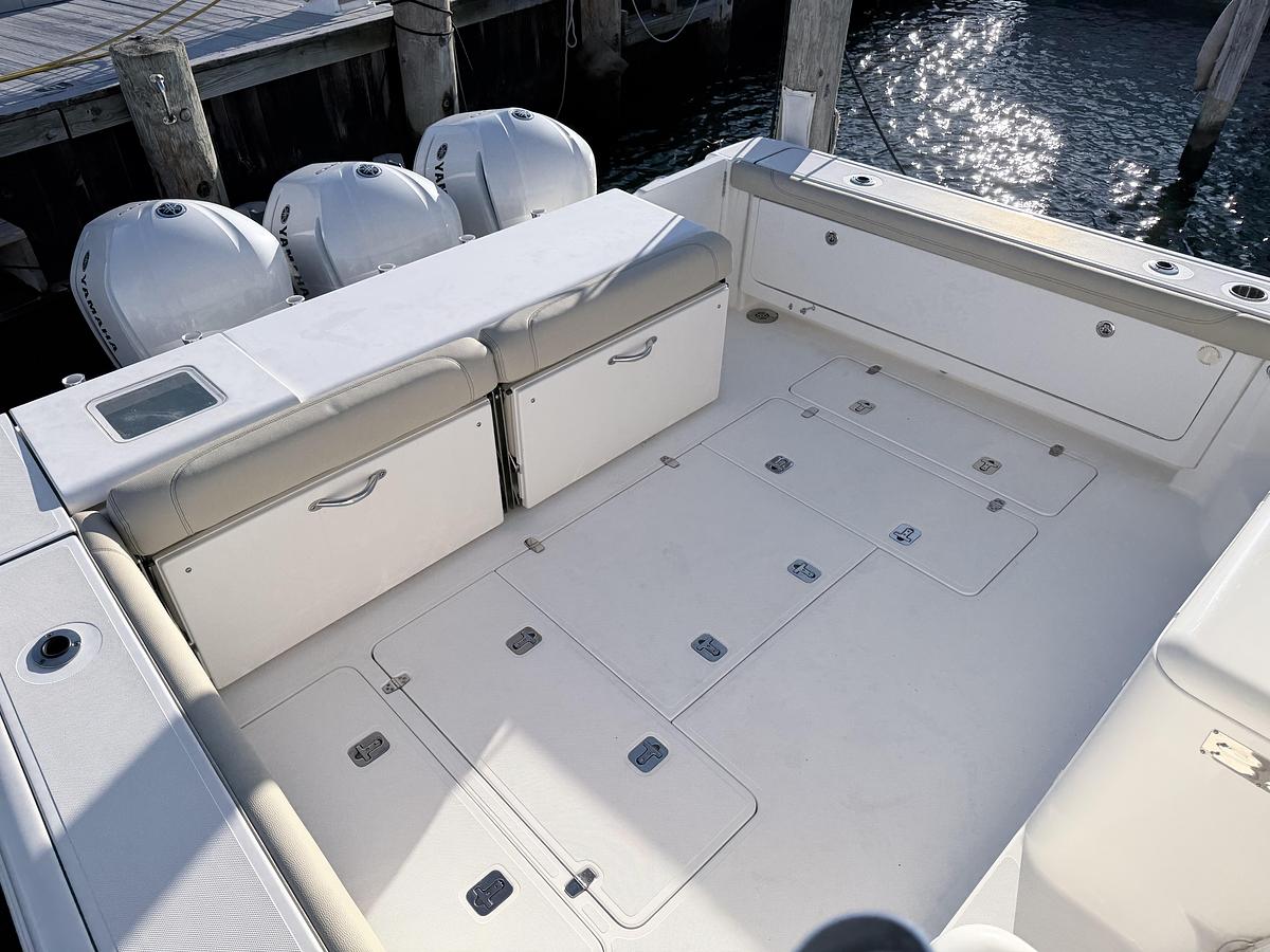 Used 2020 Pursuit OS 385 Offshore
