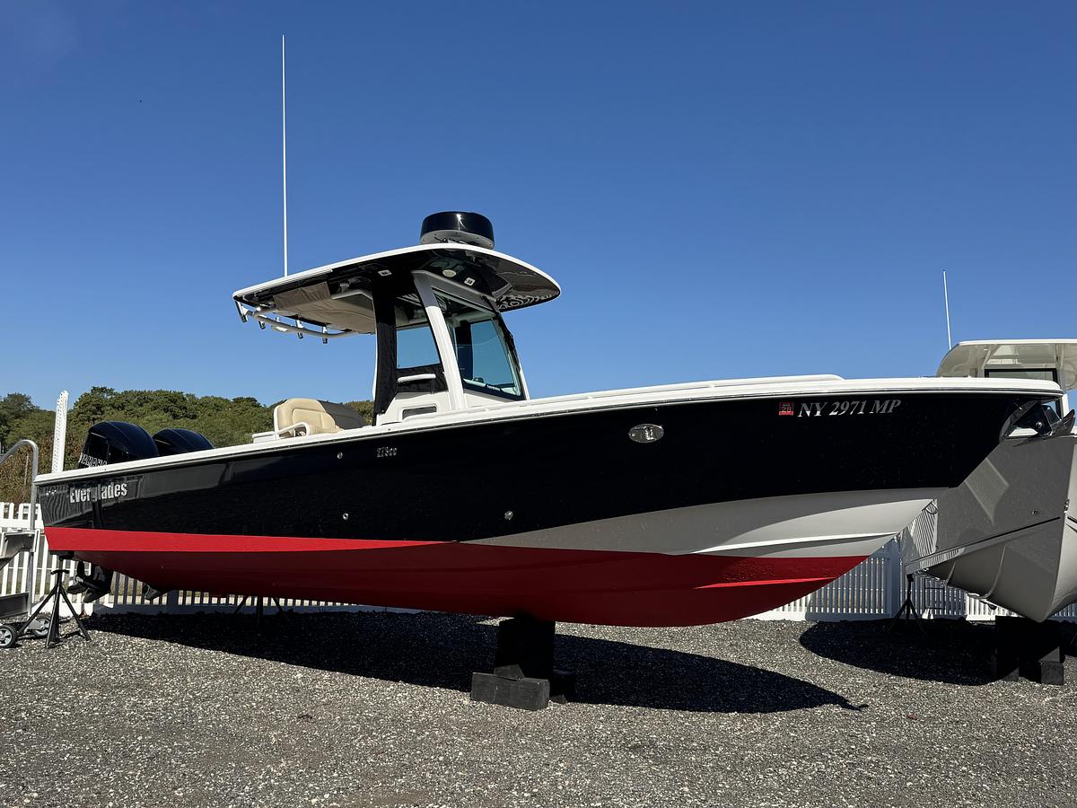 Used 2019 Everglades 273 Center Console