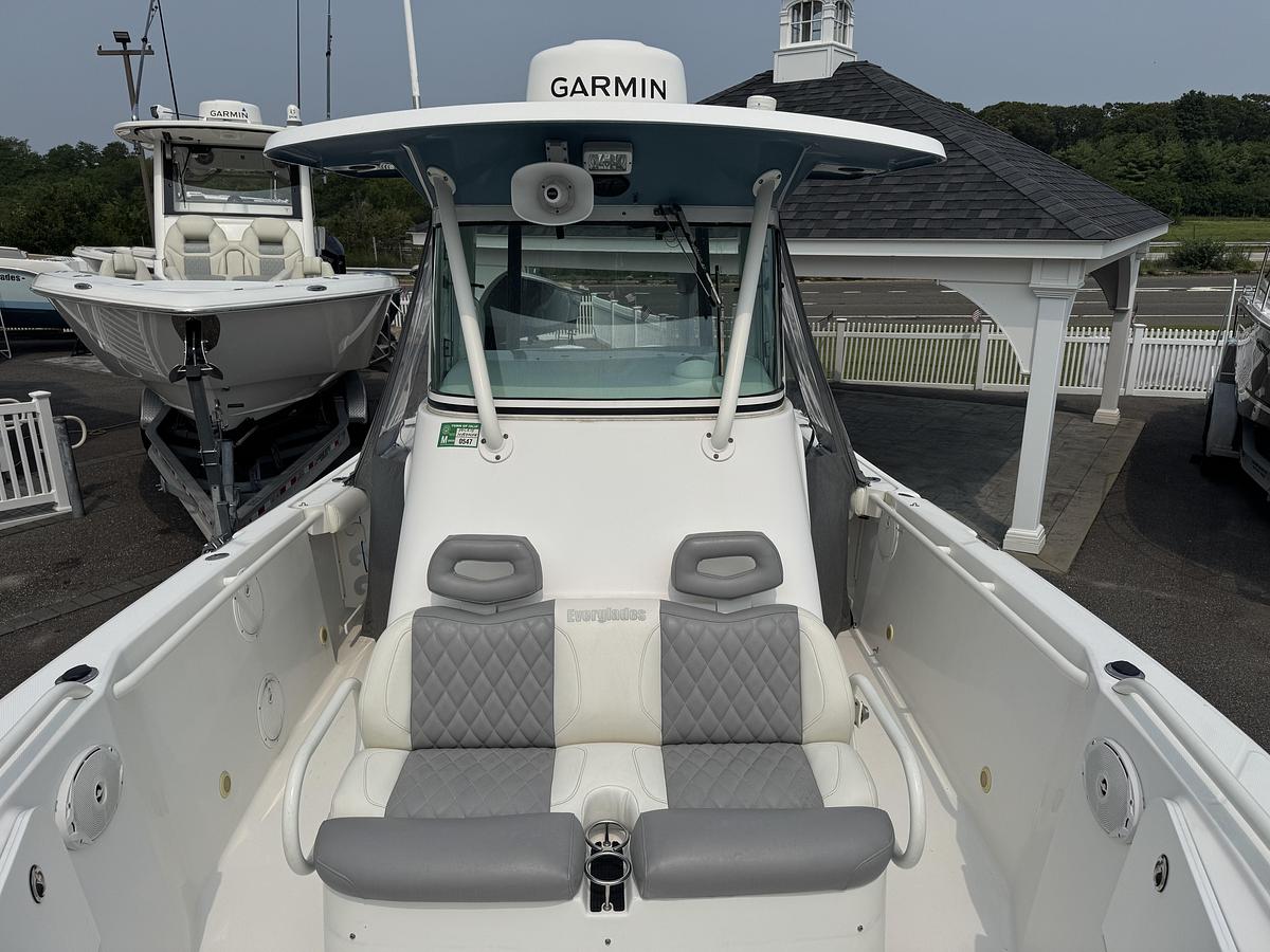 Used 2007 Everglades 260CC