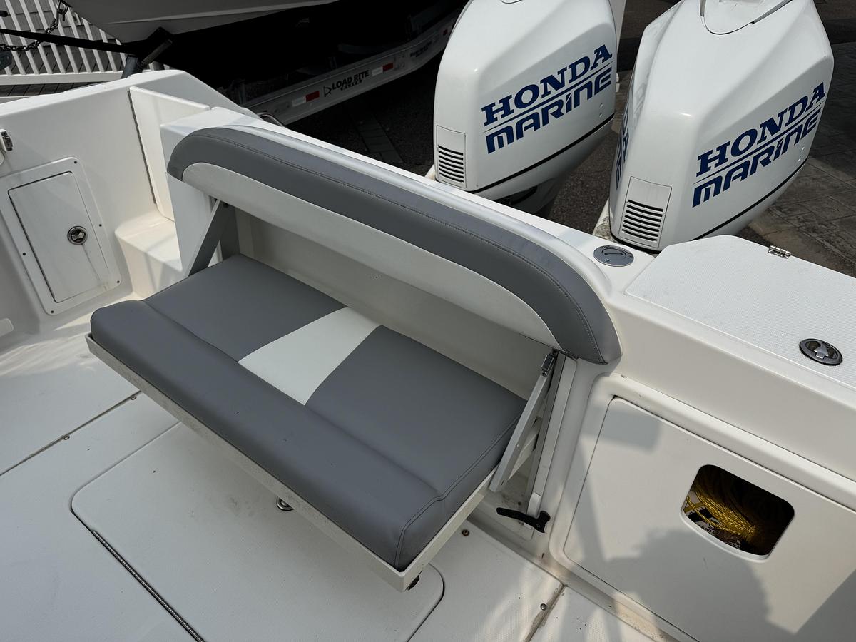 Used 2007 Everglades 260CC