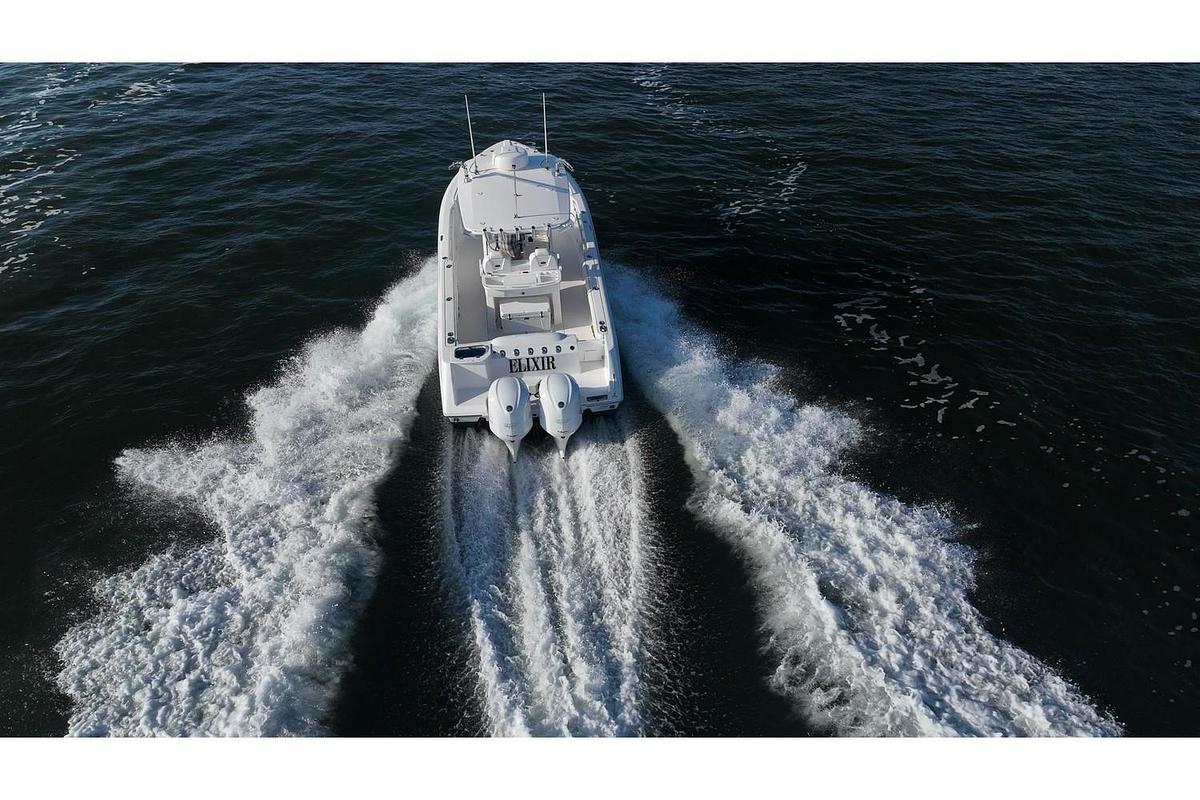 Used 2019 Everglades 295 Center Console