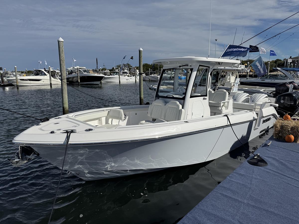 2024 Everglades 285 Center Console