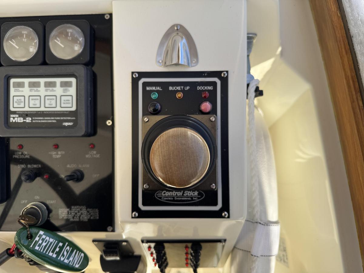 Used 2000 Littlel Harbor Whisper Jet 34