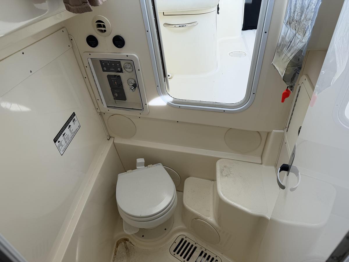 Used 2016 World Cat 320EC