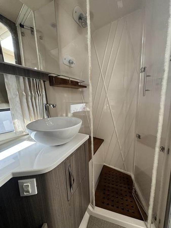 Used 2020 Regal 330SAV