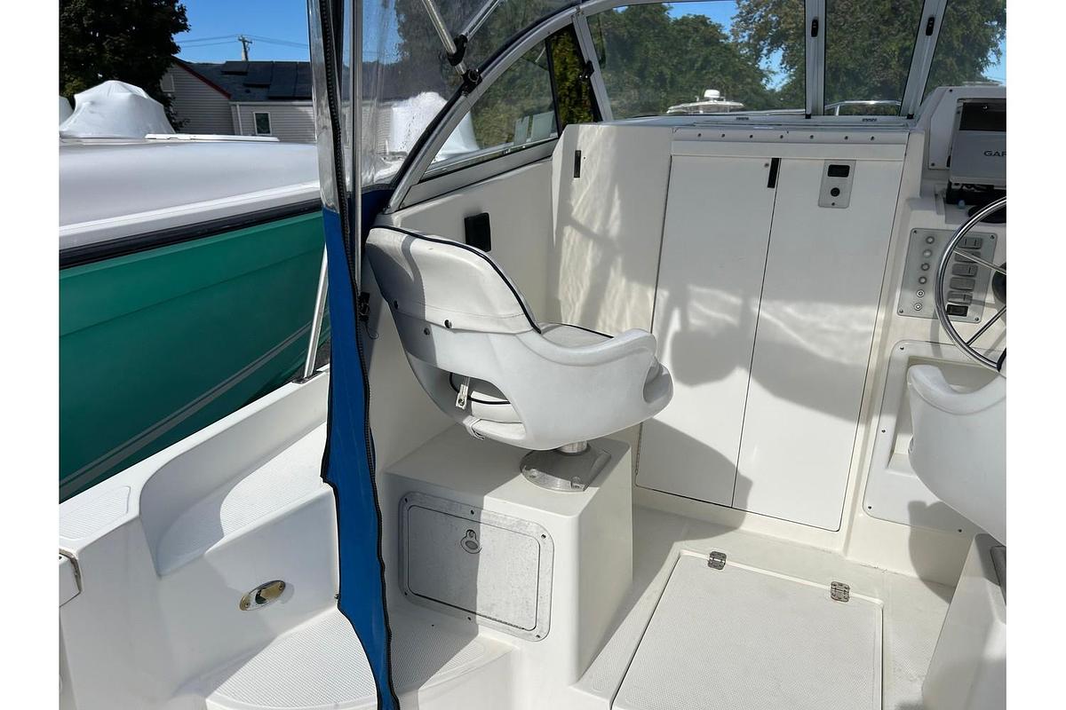 Used 1998 Cobia 220 Walkaround