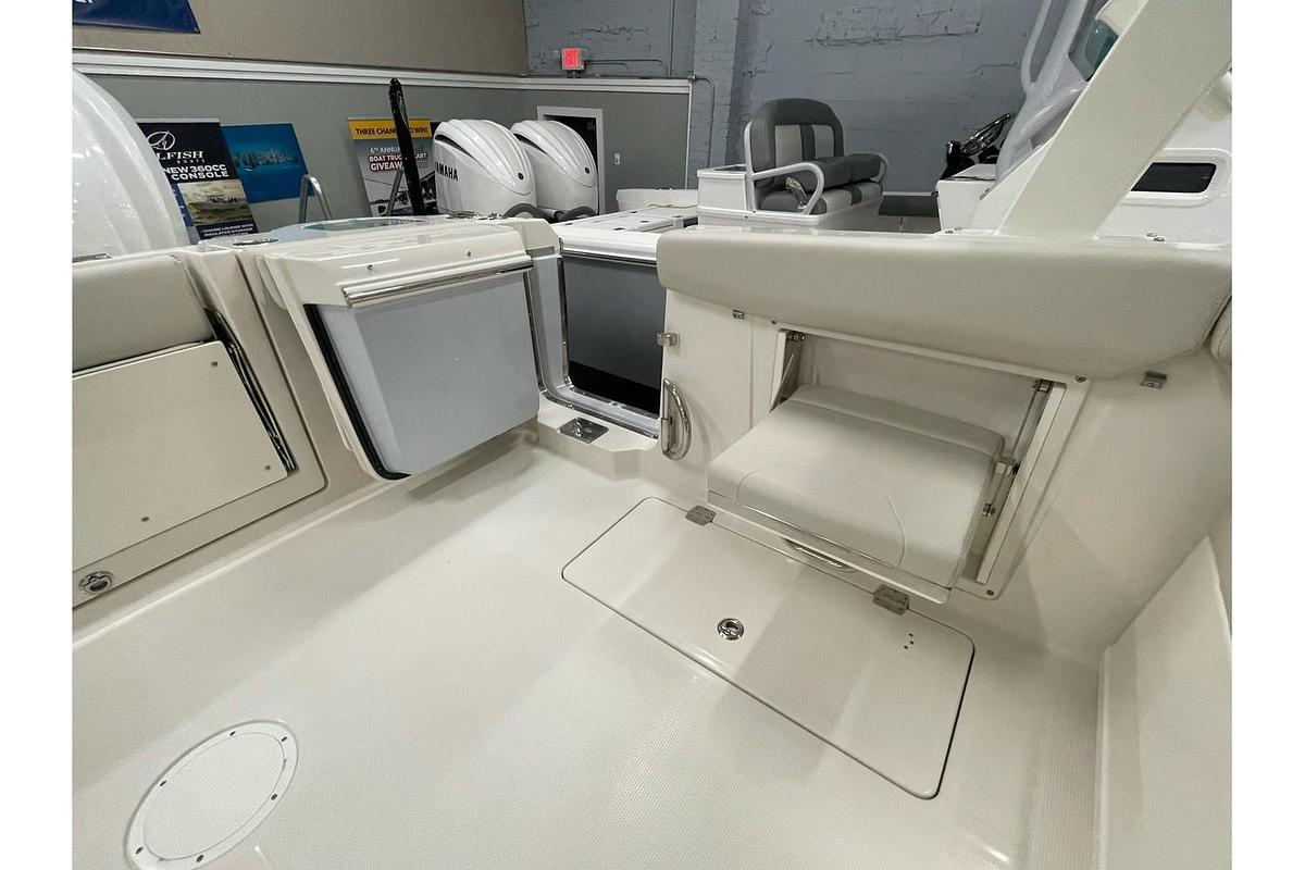 2024 Sailfish 316 DC