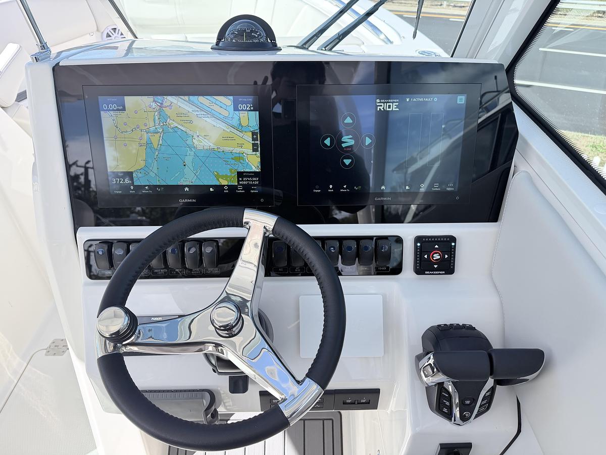 2027 Sailfish 276 DC