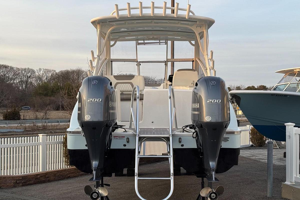 Used 2023 World Cat 280 DC-X