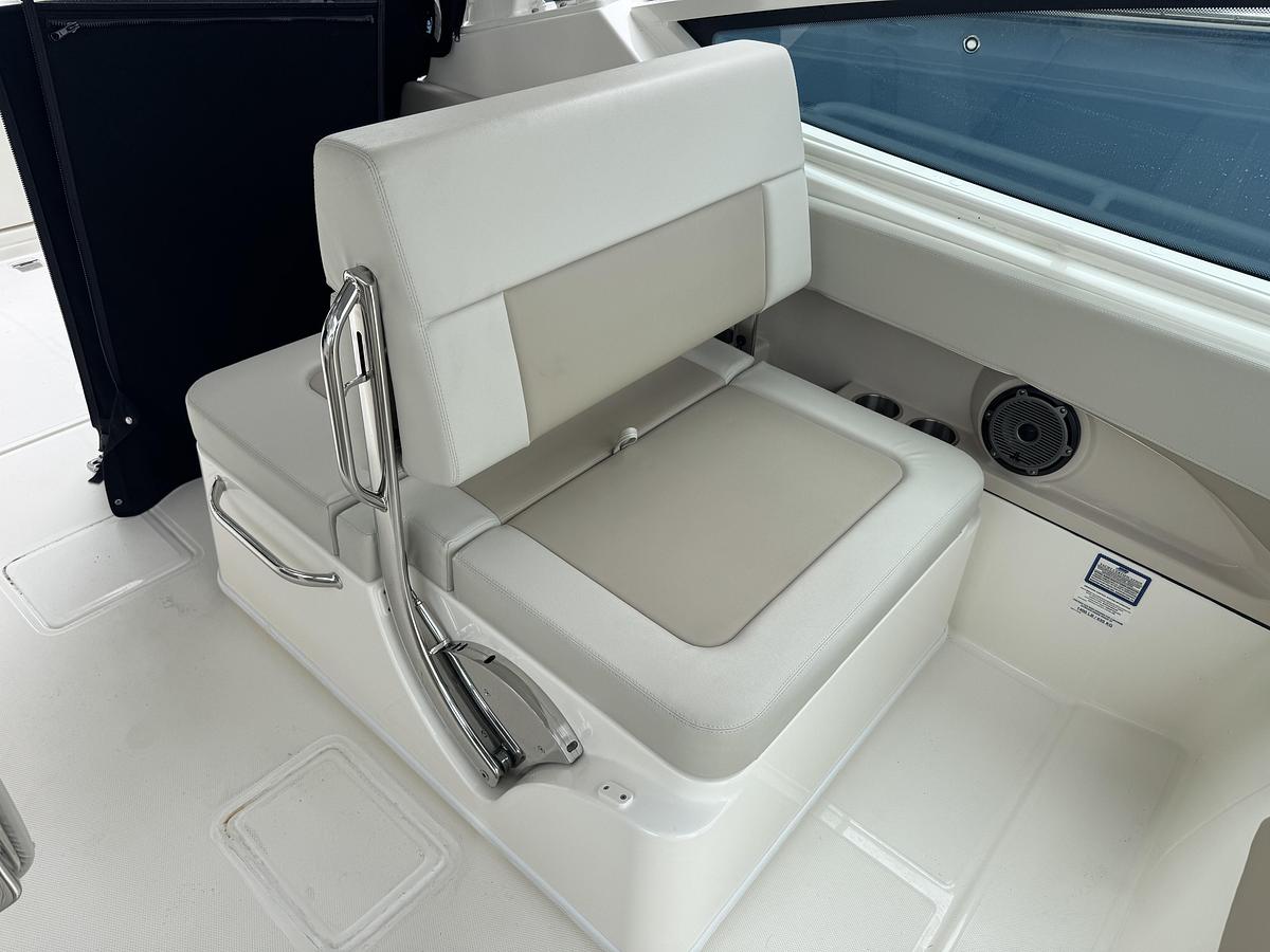 Used 2023 Boston Whaler 280 Vantage