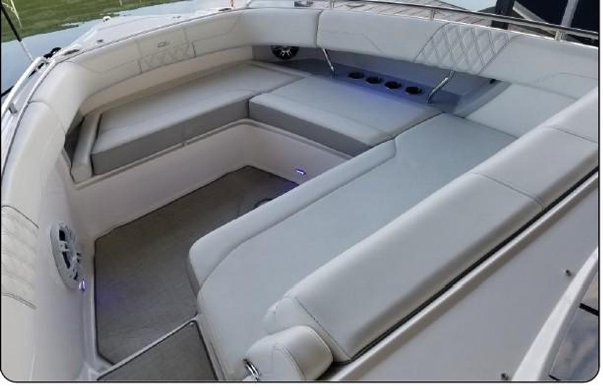 Used 2020 Regal 330SAV