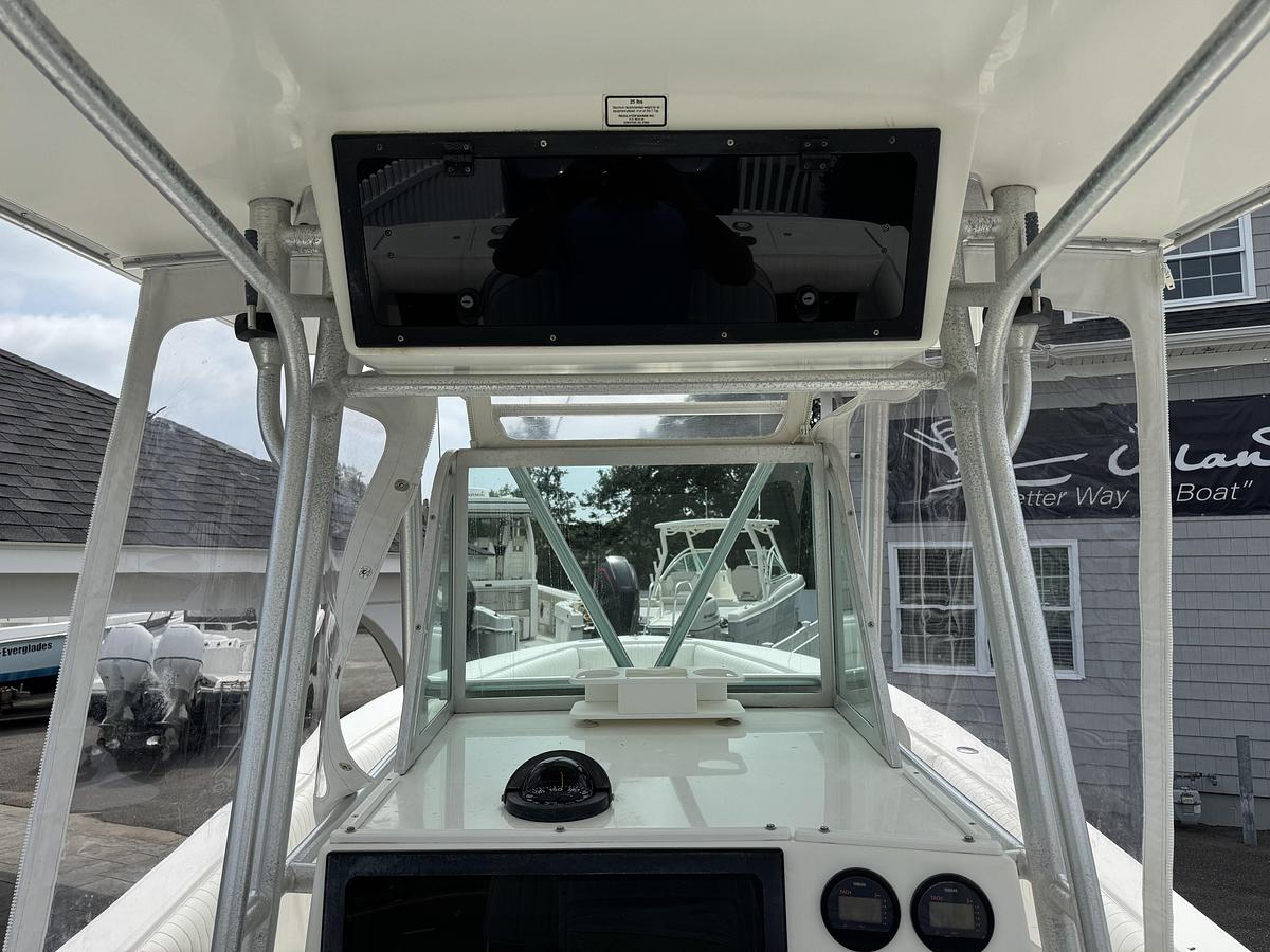 Used 2001 Regulator  26FS