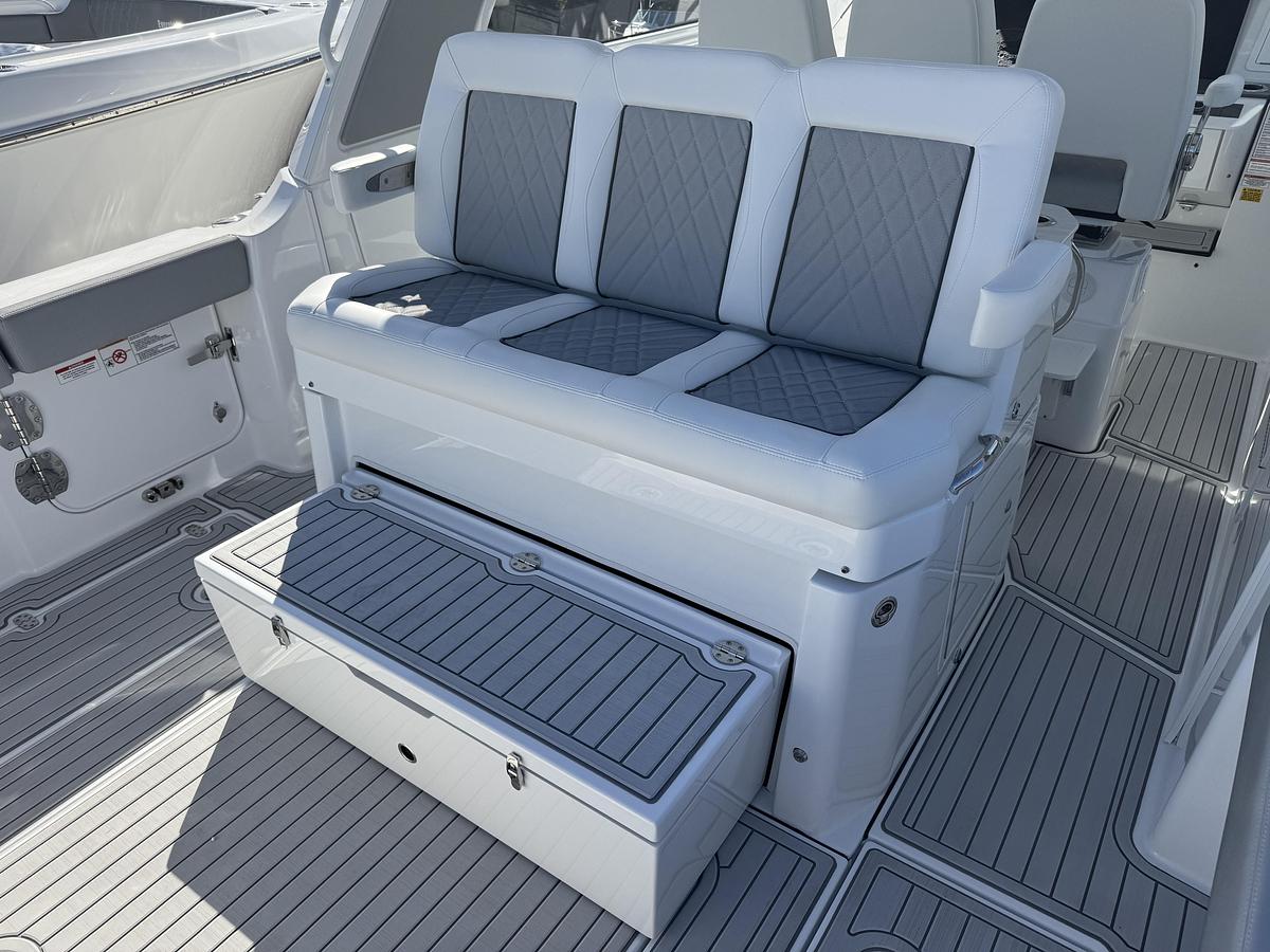 2026 Everglades 367CX