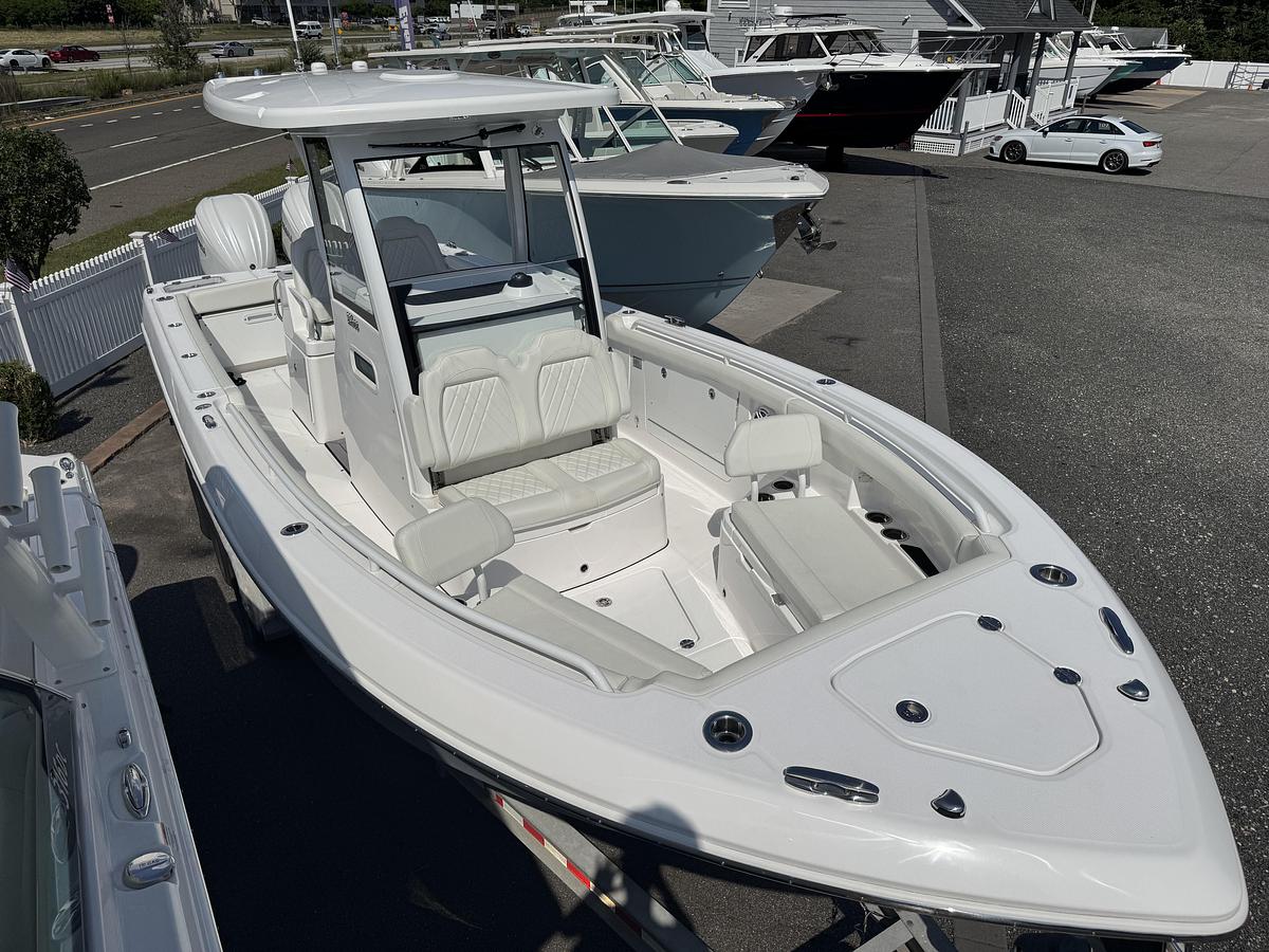 2024 Everglades 285 Center Console