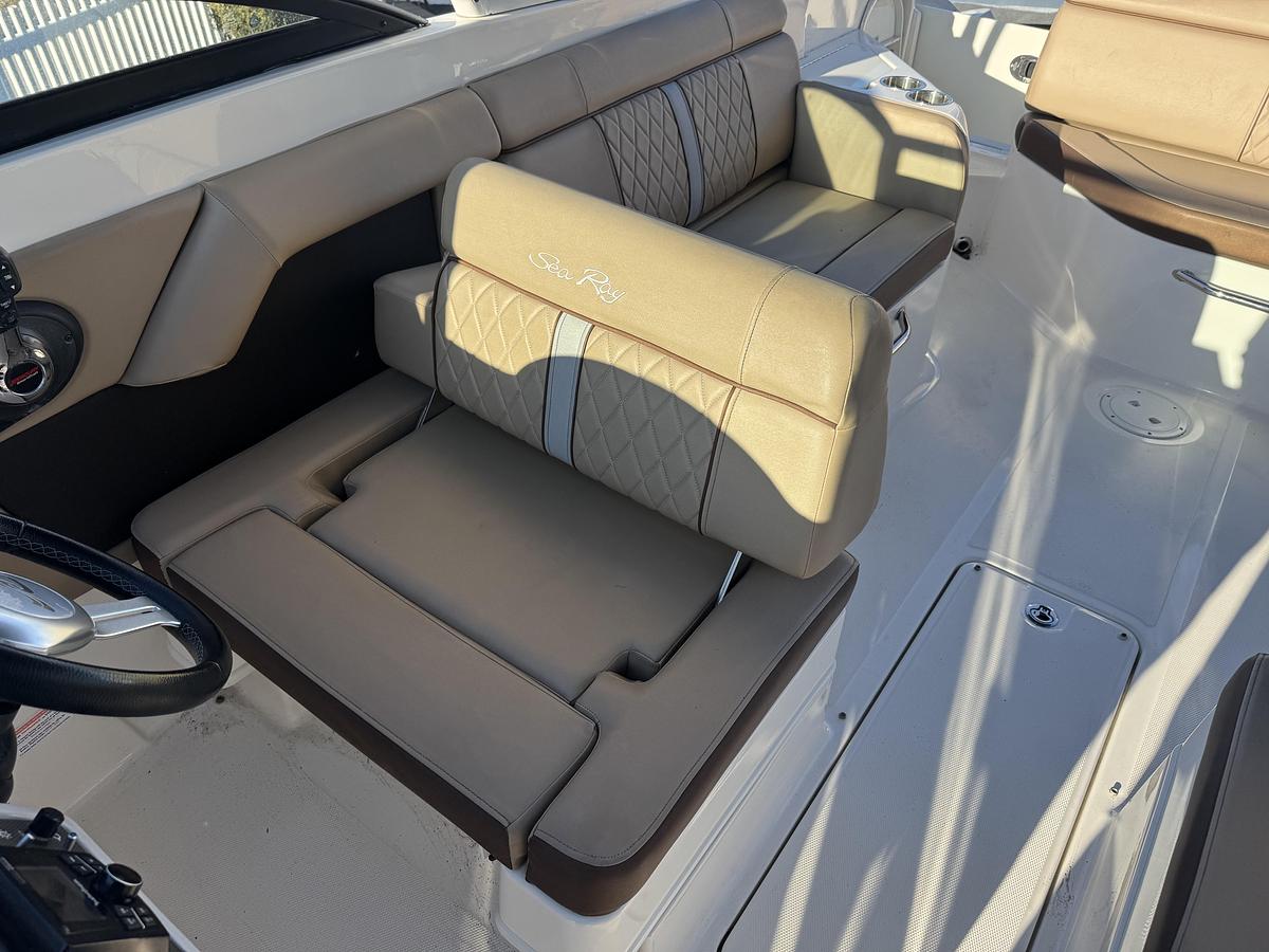 Used 2016 Sea Ray 270SDX