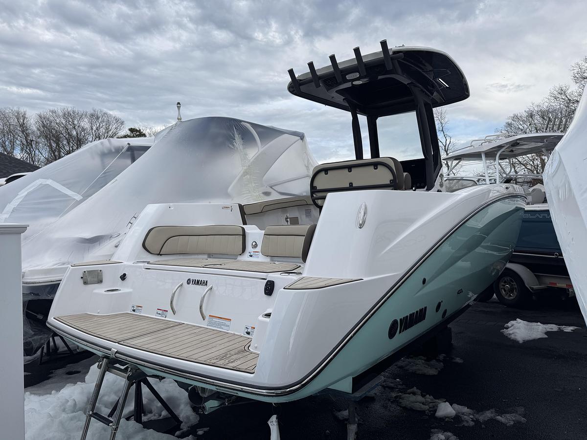 Used 2026 Yamaha Boats 255 FSH Sport H