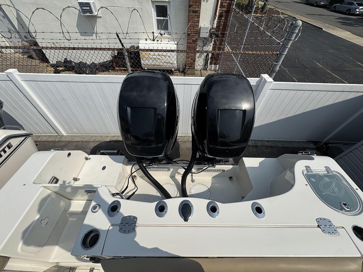 Used 2017 Sailfish 325 DC