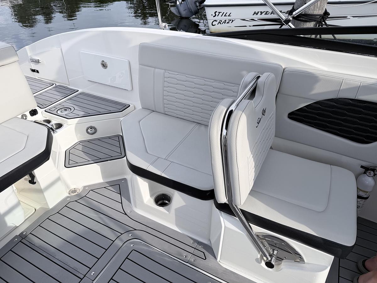 Used 2021 Sea Ray SPX 230 Outboard