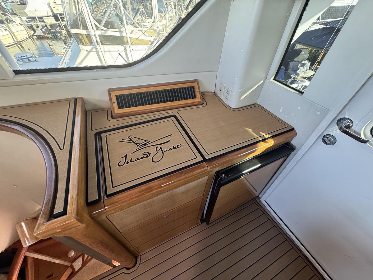 Used 2002 Viking 61 Enclosed Bridge