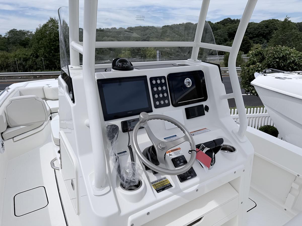 2027 World Cat 235HB