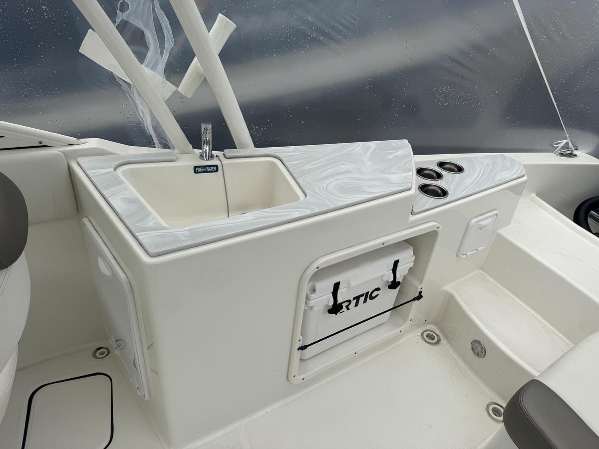 Used 2023 World Cat 230SD