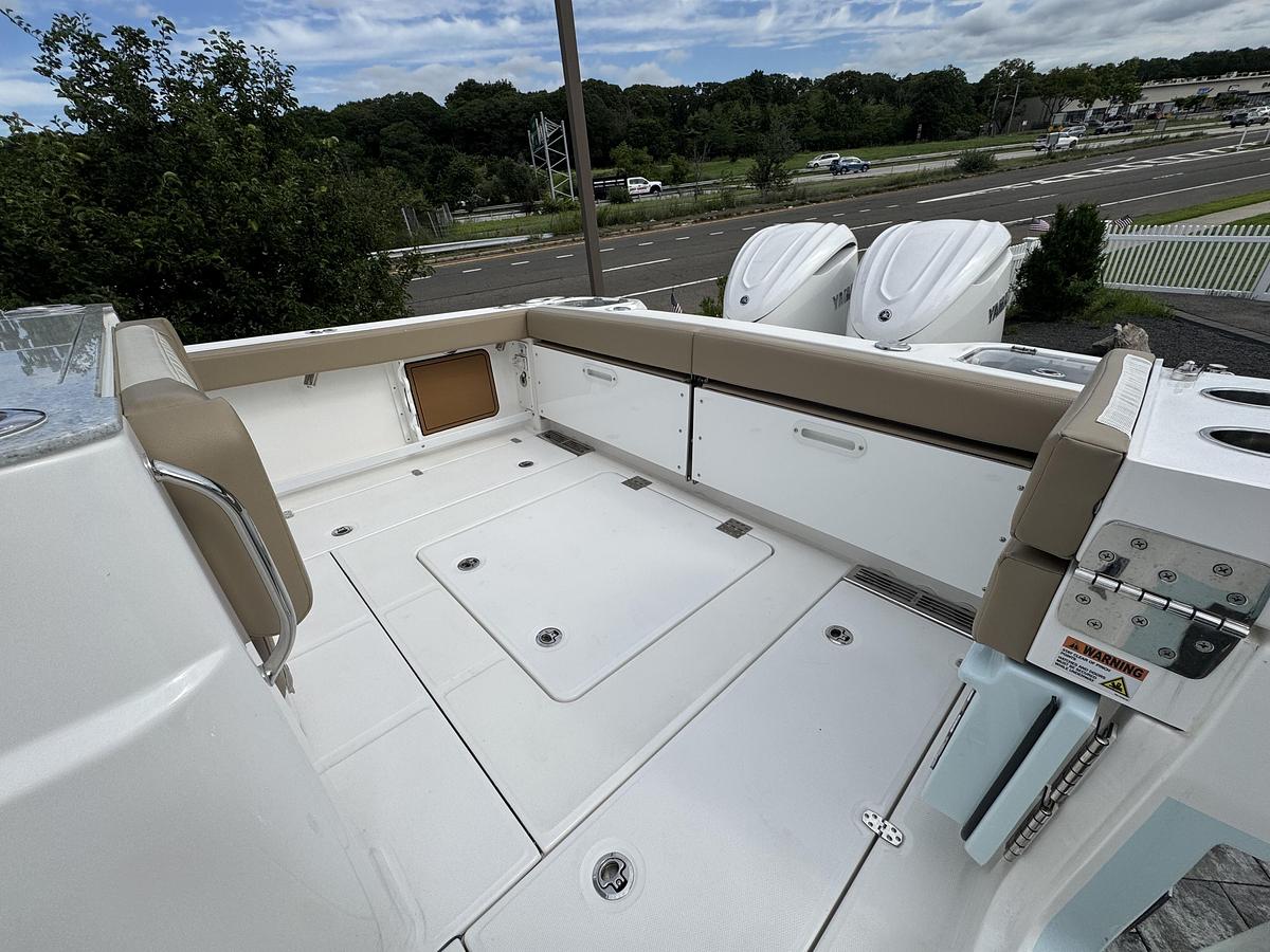 Used 2024 Everglades 315cc