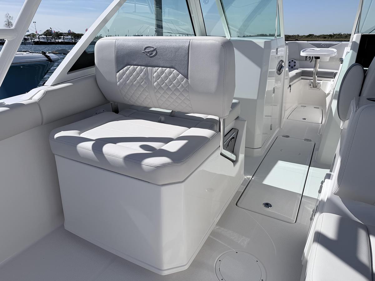 2027 Sailfish 276 DC