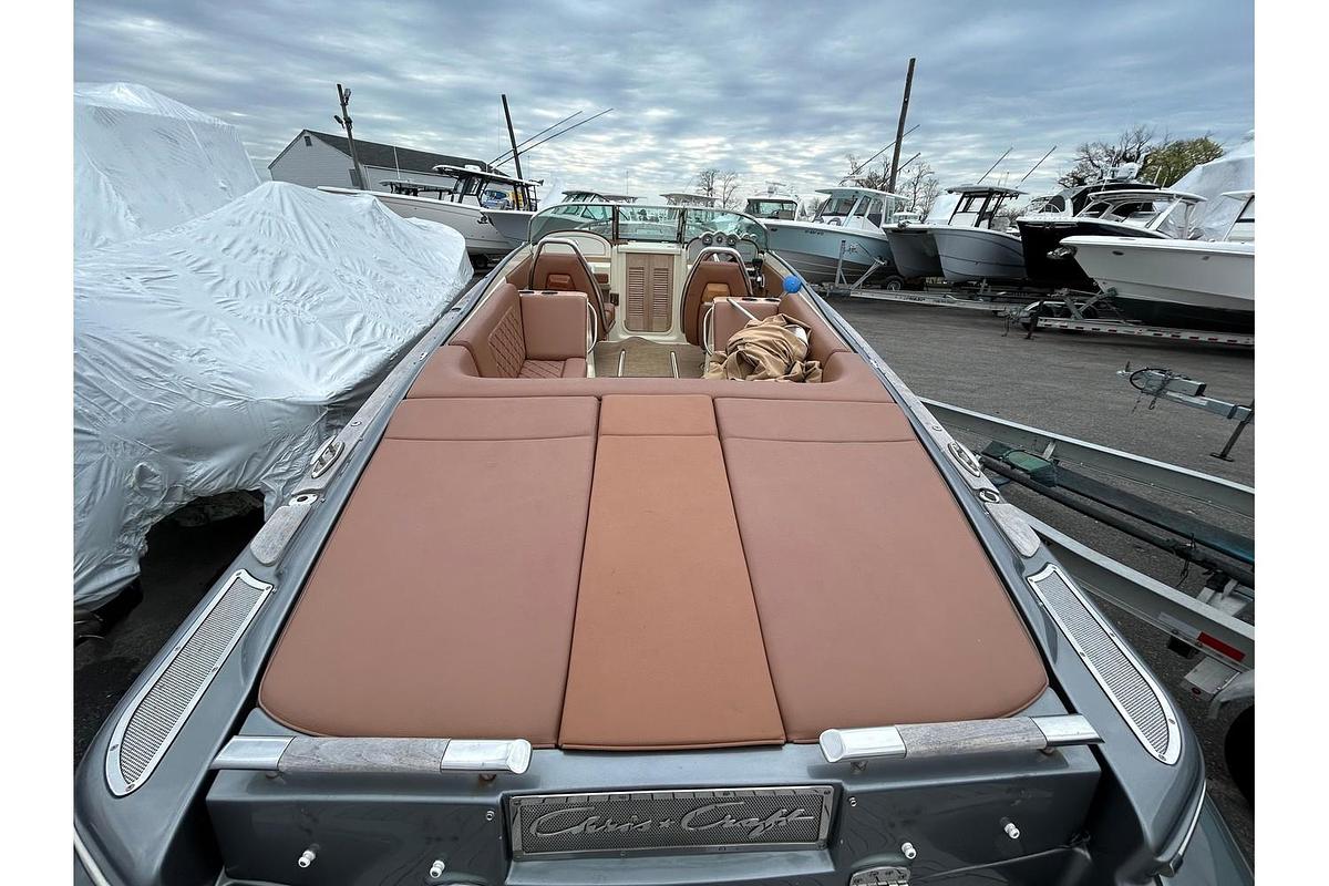 Used 2019 Chris Craft 27 Corsair