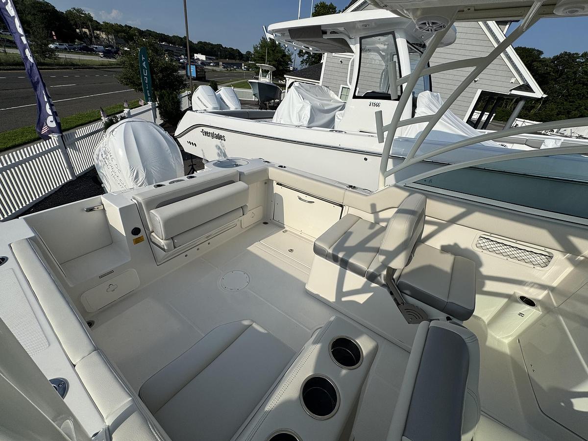 Used 2026 Sailfish 245 DC