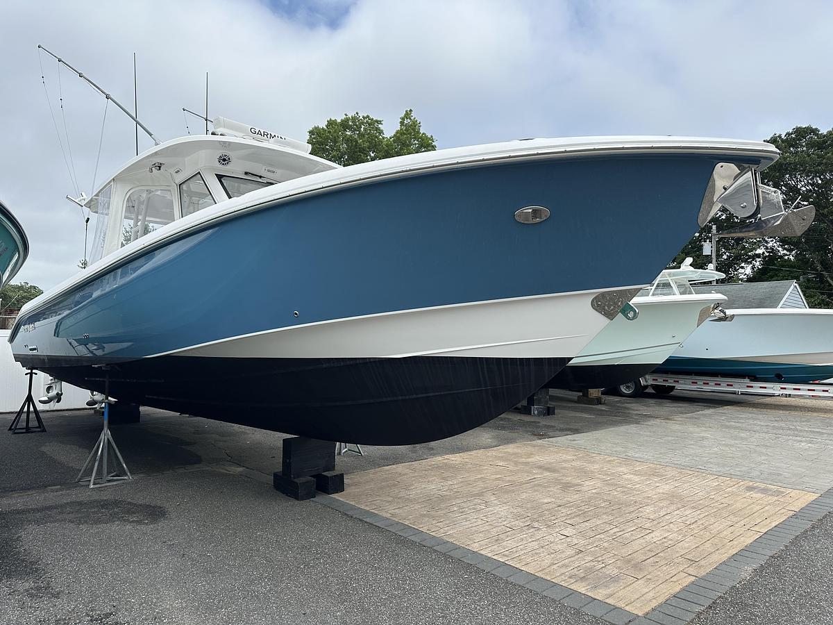 Used 2021 Everglades 395 Center Console