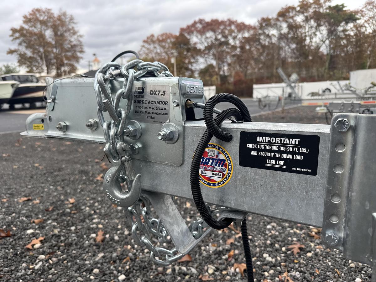 Used 2017 Everglades 230 Center Console