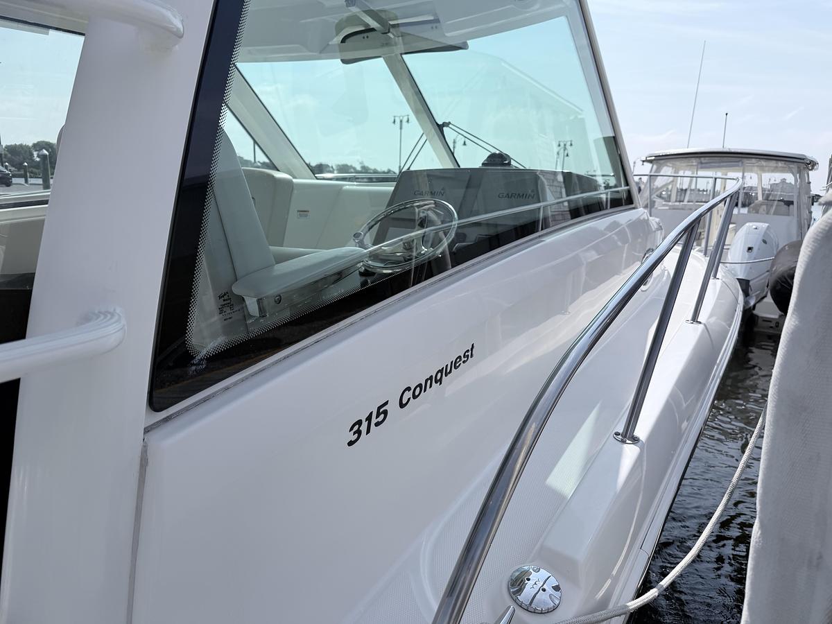 Used 2017 Boston Whaler 315 Conquest