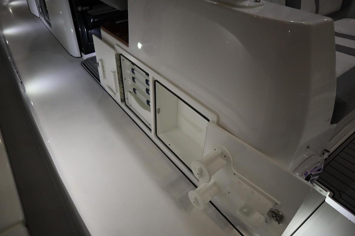 2025 Everglades 395 Center Console