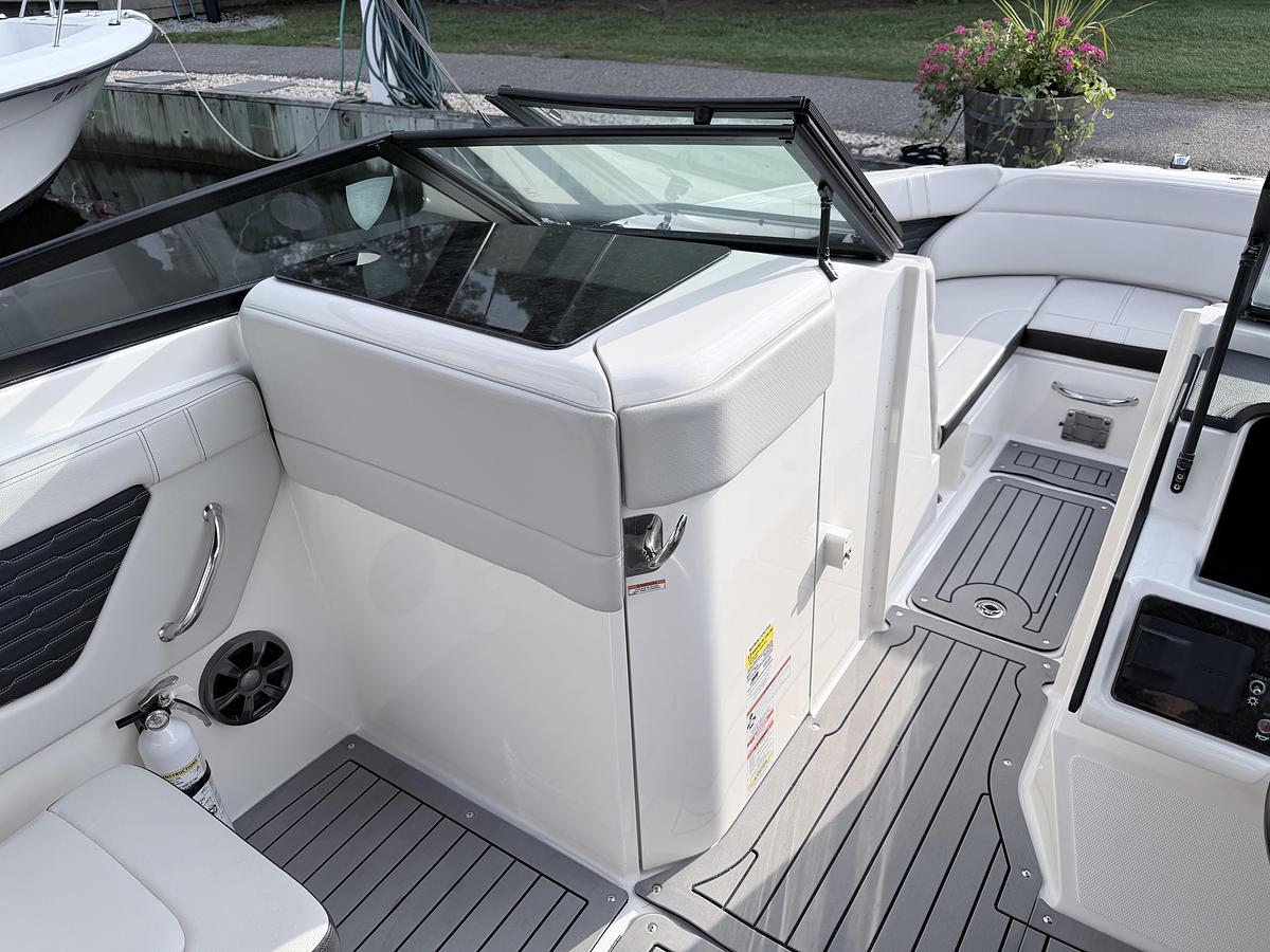 Used 2021 Sea Ray SPX 230 Outboard