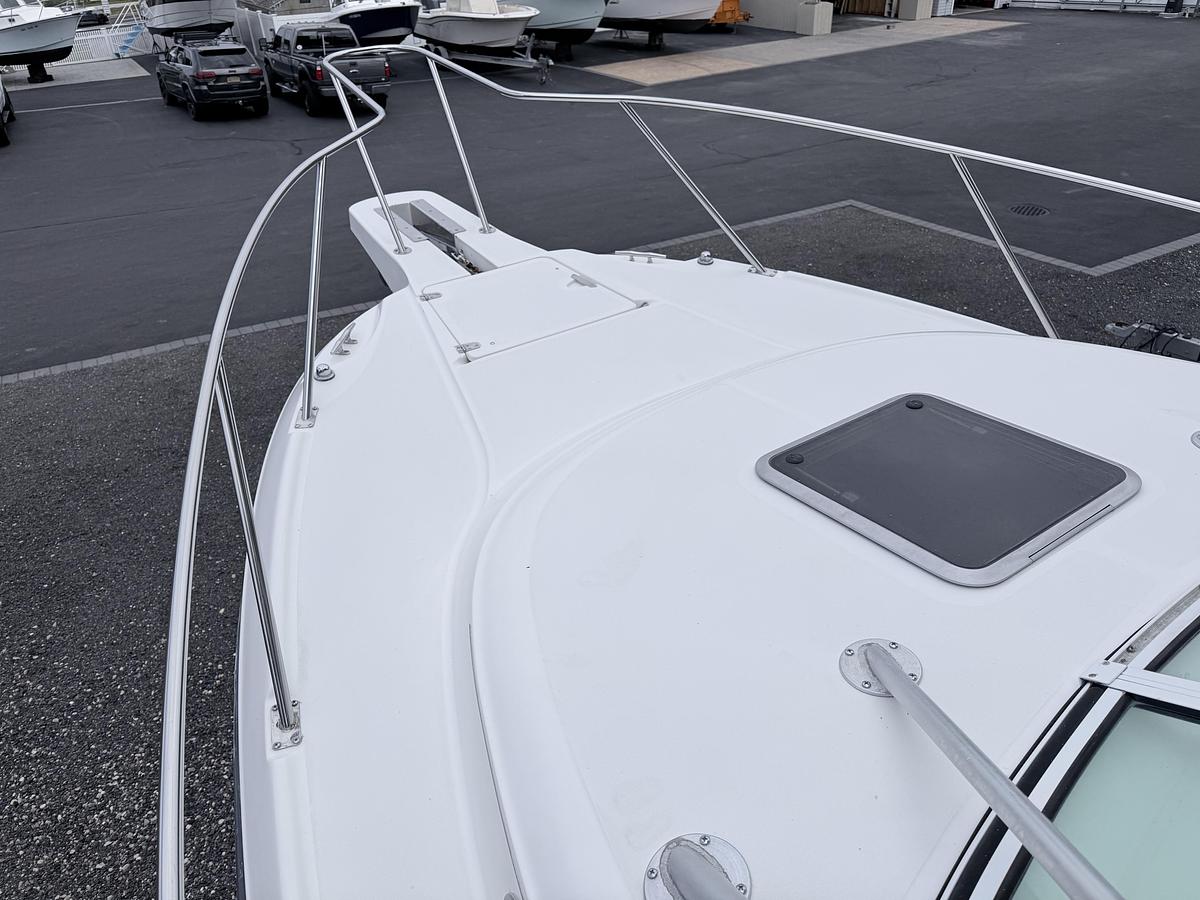 Used 2002 Boston Whaler 295 Conquest