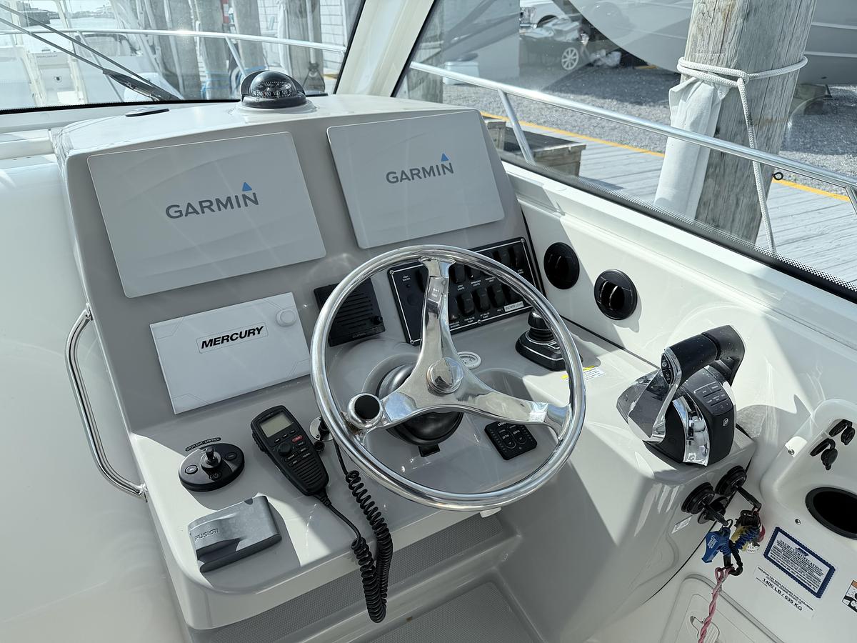 Used 2017 Boston Whaler 315 Conquest