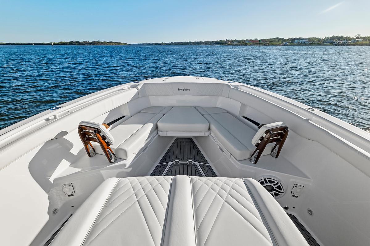 2025 Everglades 375 Center Console