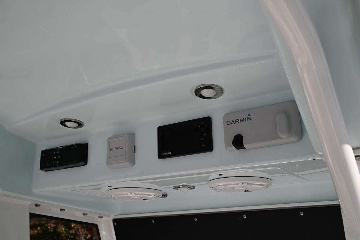 Used 2019 Everglades 295 Center Console