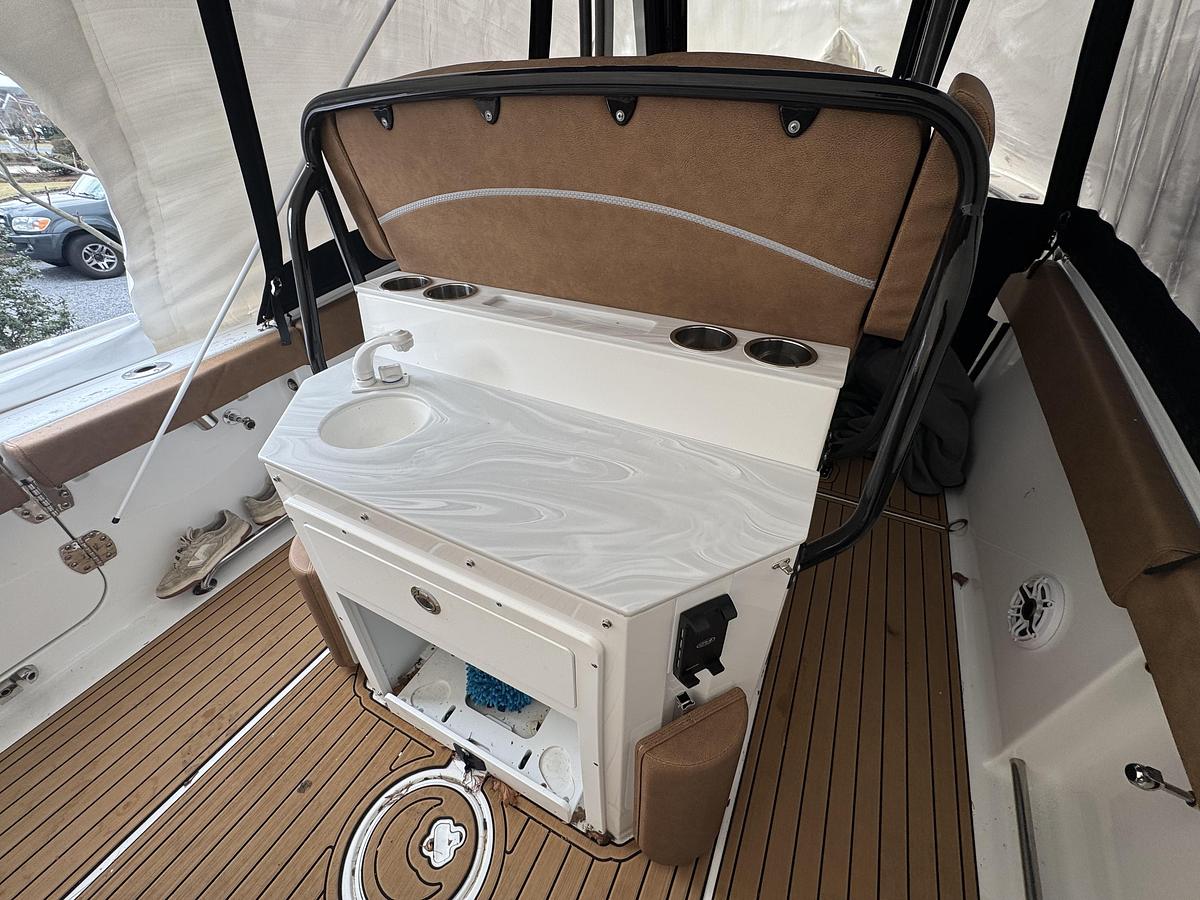 Used 2025 Sea Hunt Ultra 265SE