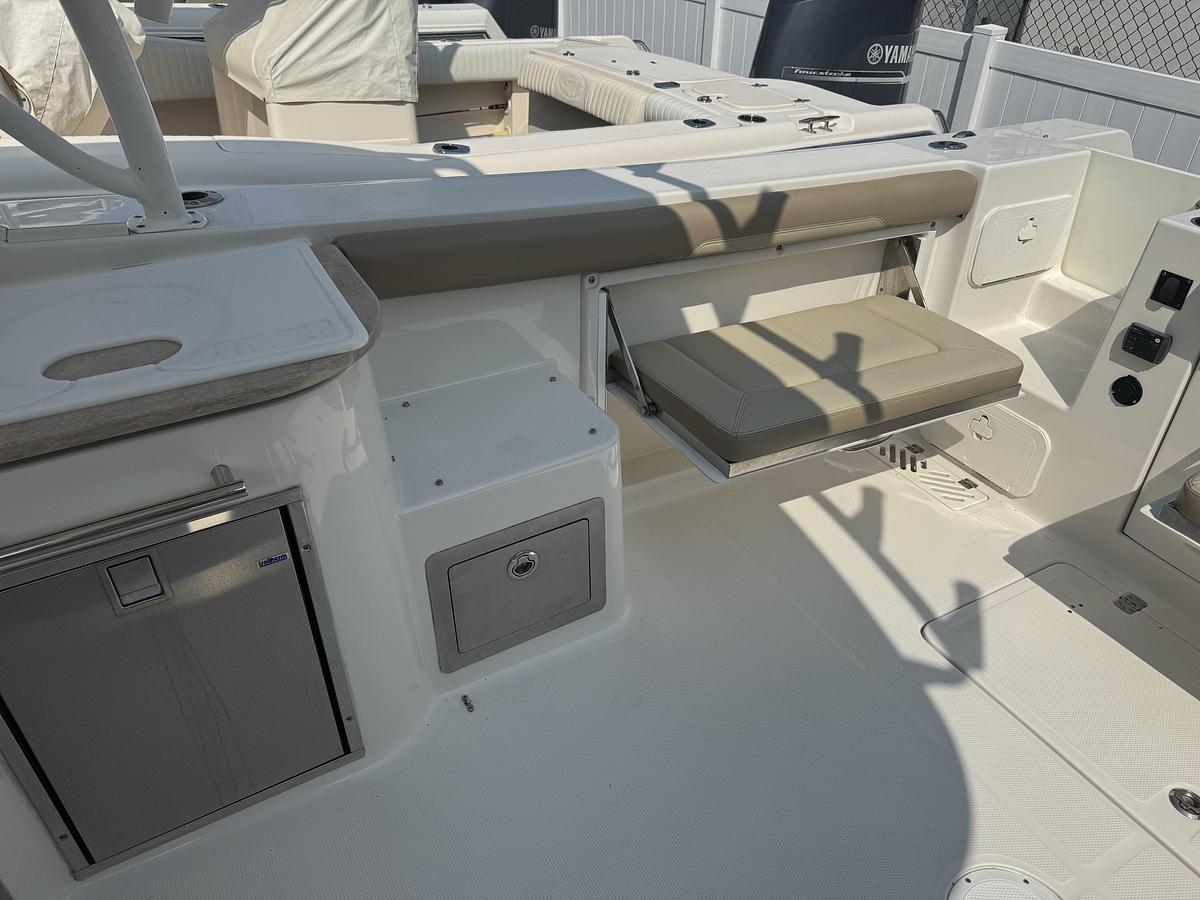 Used 2017 Sailfish 325 DC