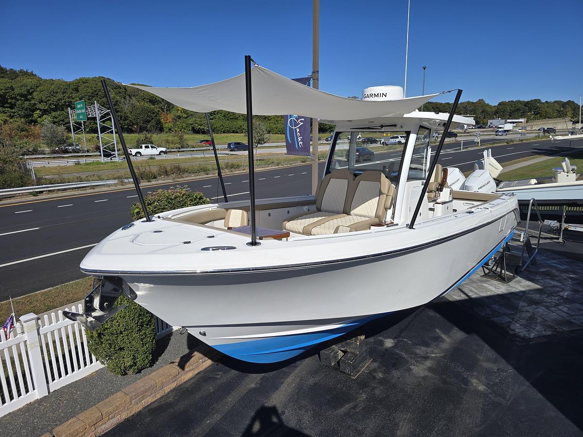 Used 2025 Everglades 315CC