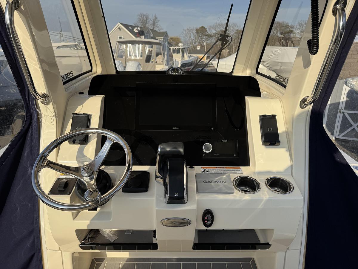 Used 2024 Scout 281 xss Carbon