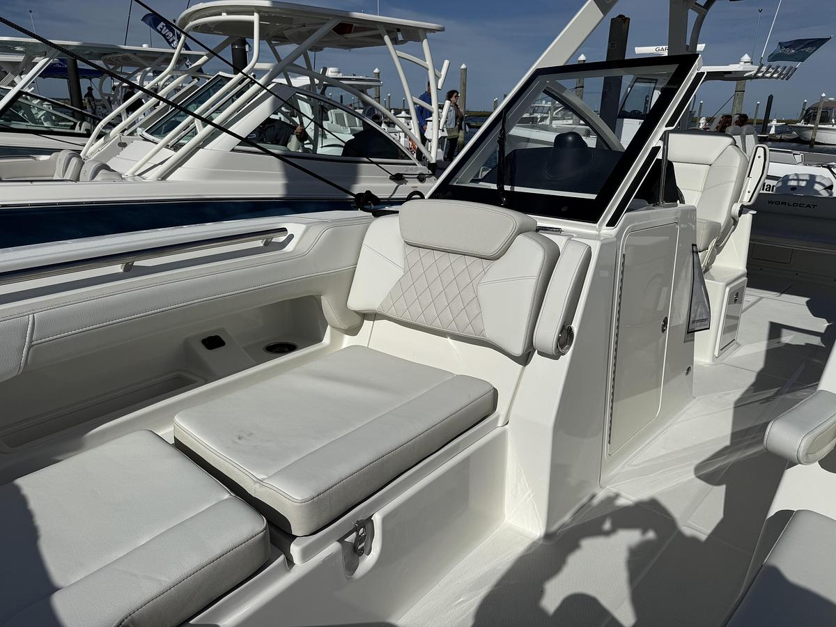 2026 World Cat 280DC-X